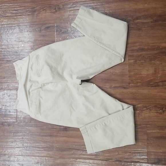 Old Navy Maternity Pixie Pants - Picture 4 of 5